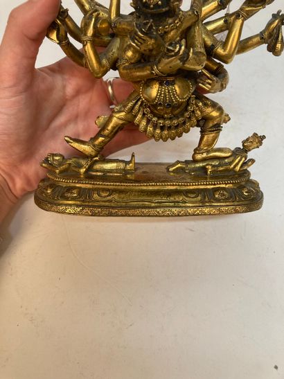SINO-TIBETAN WORK - 18th century
Gilded bronze...