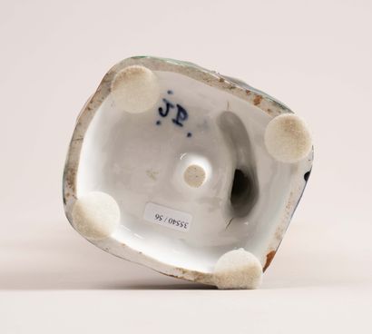 PETIT JACOB 

Vendredi 

Figurine en porcelaine...