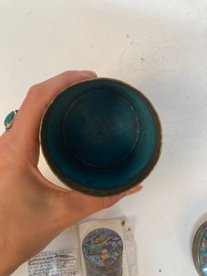 CHINA - 19th century
Cylindrical box made...