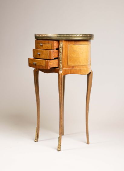 Table chiffonnière en placage de bois Indigènes...