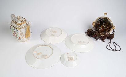 Set of 3 plates and a saucer in late 18th-century...
