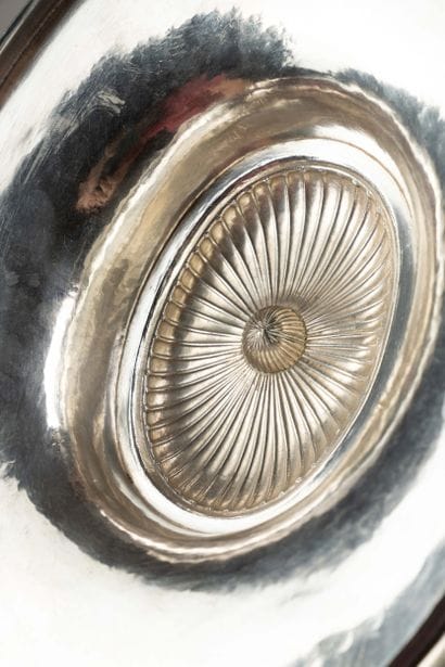 Oblong, lidded soup tureen in plain silver,...