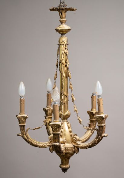 Lustre à cinq bras de lumière en bronze ciselé...