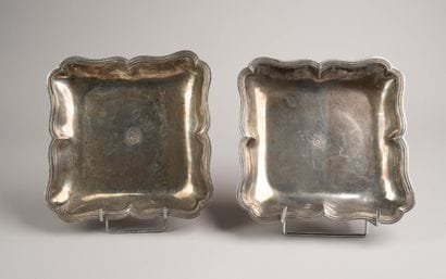 Pair of silver bowls with beaded rims. Louis...