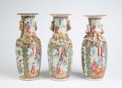 CHINA, 19th century 
Three Canton porcelain...