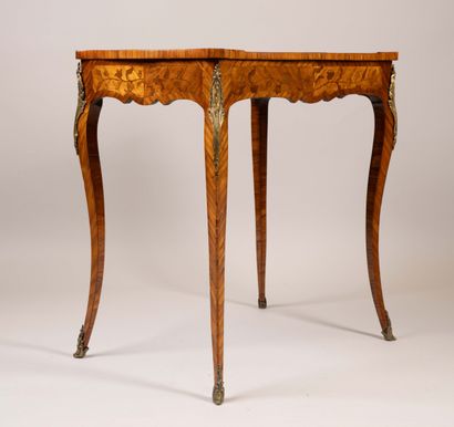 Quadrangular table in rosewood veneer inlaid...