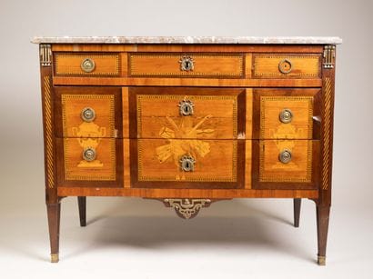 Quadrangular chest of drawers in rosewood...