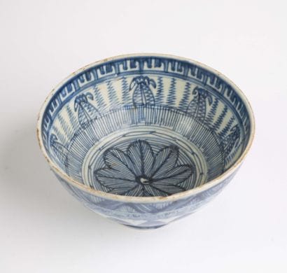 CHINA, 18th century 
Porcelain bowl with...