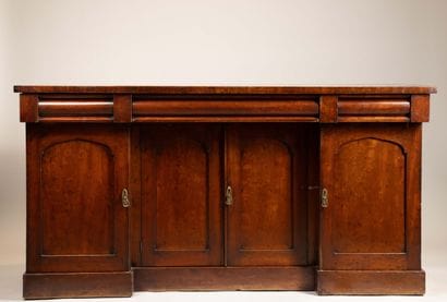 Low sideboard in mahogany and mahogany veneer,...