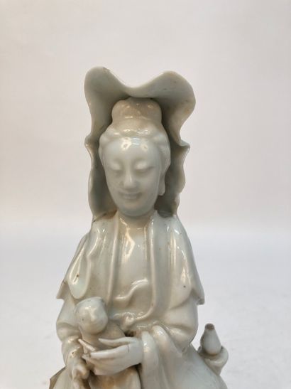 CHINA, Dehua - 20th century
Porcelain Guanyin...