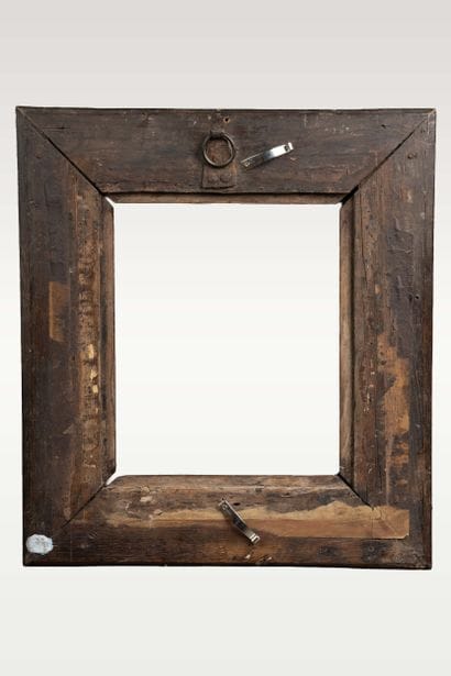 Old wooden frame carved with plant motifs
(refinished)
26...