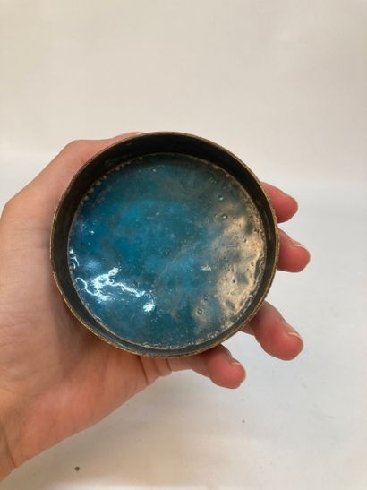 CHINA - 19th century
Cylindrical box made...