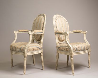 Pair of cabriolet armchairs with medallion...