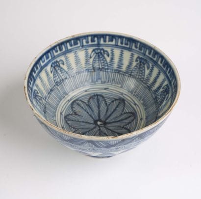 CHINA, 18th century 
Porcelain bowl with...