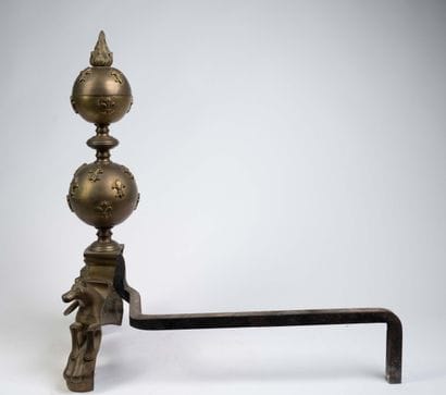Paire de landiers en fonte et métal, modèle...