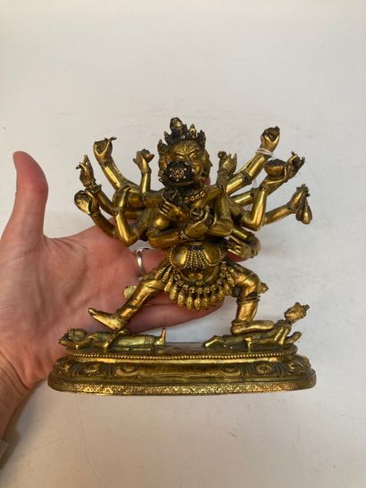 SINO-TIBETAN WORK - 18th century
Gilded bronze...