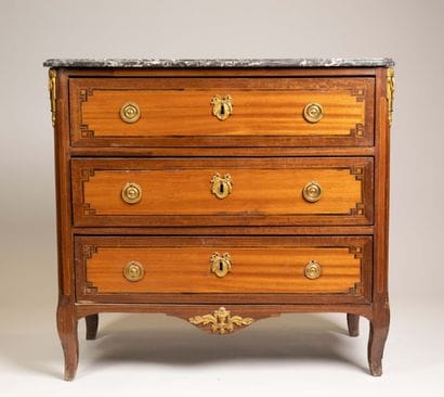 Mid-century chest of drawers in rosewood...