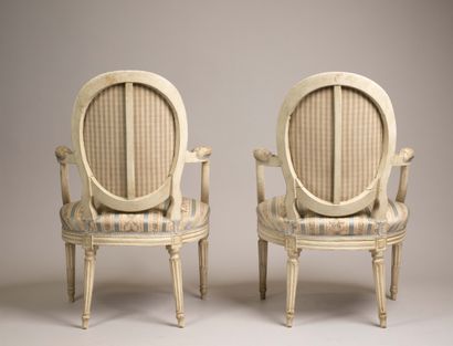 Pair of cabriolet armchairs with medallion...