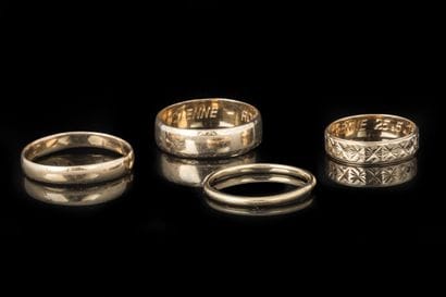 Four yellow gold wedding rings (750 parts...