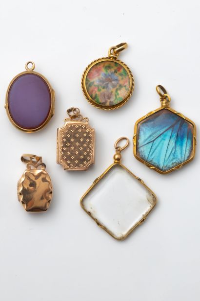 6 pendentifs souvenirs avec verre intérieur....