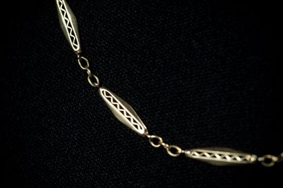 Filigree-patterned pocket watch or waist...