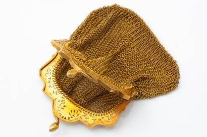 Yellow gold (750) case embellished with floral...