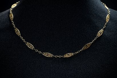 Collier chaîne maille filigranée en or jaune...