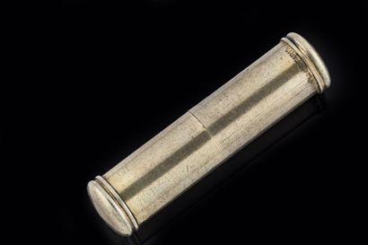 Bâton de rouge à lèvres en vermeil (or/argent)....