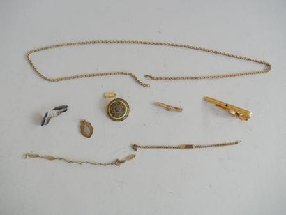 Fashion jewelry set: tie clip, chain, me...