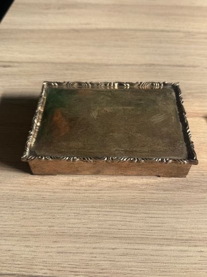 925°/°° silver box with a domed lid and scalloped...