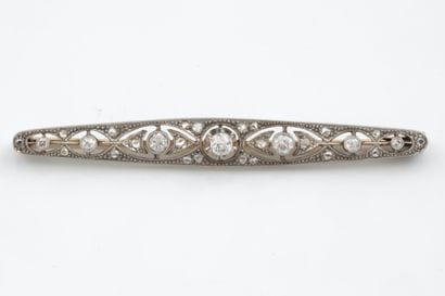 Openwork brooch in white gold (750 parts...