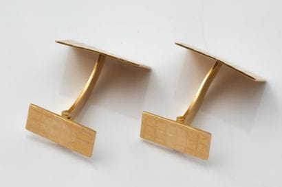 Pair of rectangular yellow gold (750) cufflinks....