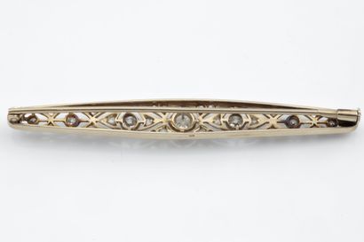 Openwork brooch in white gold (750 parts...