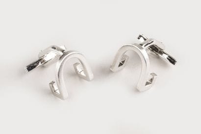 Lot comprenant :
- Un écrin Christian Dior...