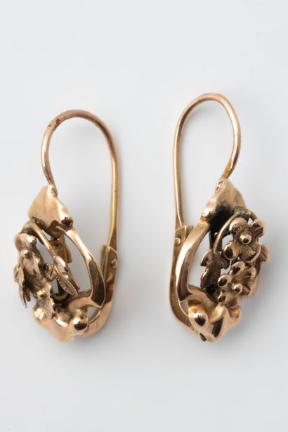 Pair of yellow gold (585/14k) earrings with...