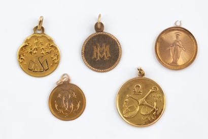 5 médailles en or jaune et or rose (750 millièmes):...