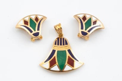 Set of clip-on earrings and a lotus pendant,...
