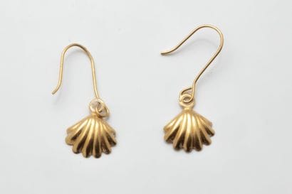 Pair of scallop shell drop earrings in yellow...