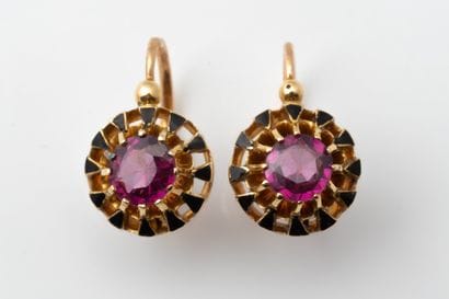 Pair of yellow gold (750) drop earrings decorated...