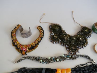 Large selection of costume jewelry neckl...