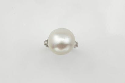 Ring set with a large white cultured button...