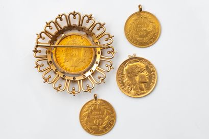 Set of 4 pieces of jewelry featuring gold...