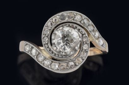 Bague tourbillon en or jaune (750 millièmes)...