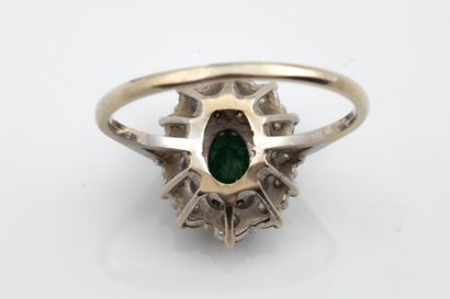 Bague de forme marguerite en or gris (750...