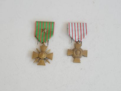 2 War Crosses