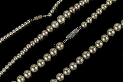 Set of two imitation pearl necklaces.