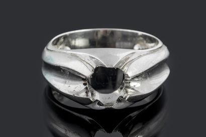 Monture bague « dôme » jonc anglais en platine...