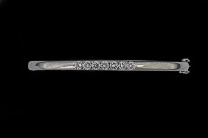 Bracelet jonc ouvrant en or gris (750 millièmes)...