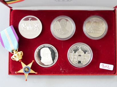 Set containing 5 commemorative silver coins
151.6...