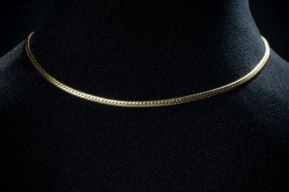Yellow gold (750) English link necklace....